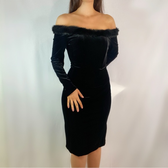 Vintage Dresses & Skirts - Vintage 80s fur liner off the shoulder black velvet evening dress classic midi
